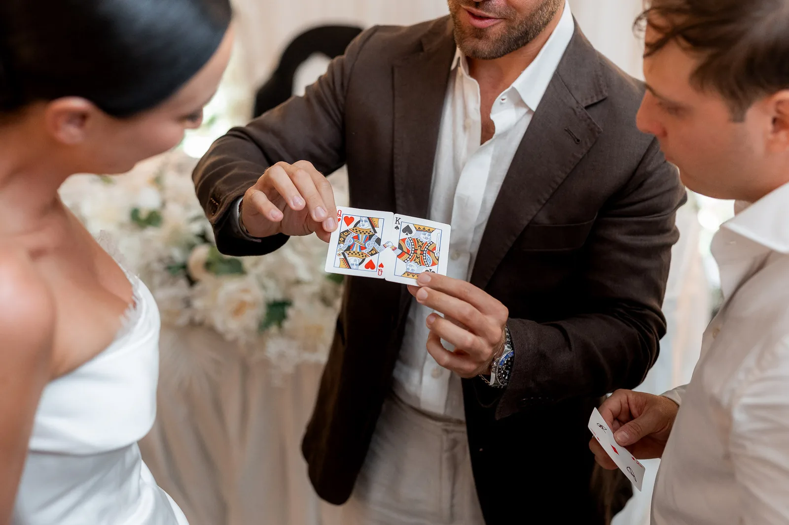 Matteo revealing King and Queen of Hearts at wedding
