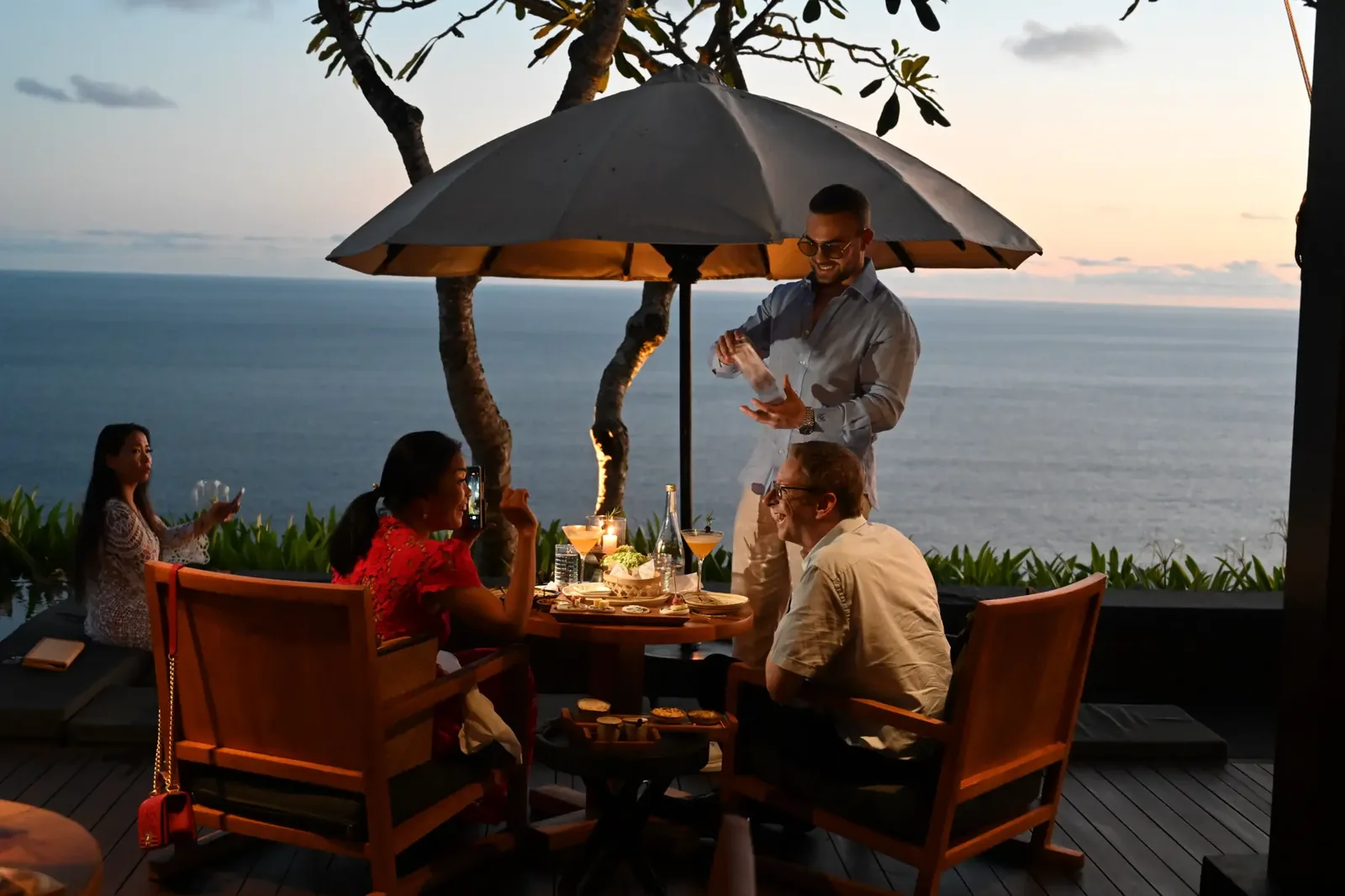 Matteo Cammisa performing at a luxury resort in Bali