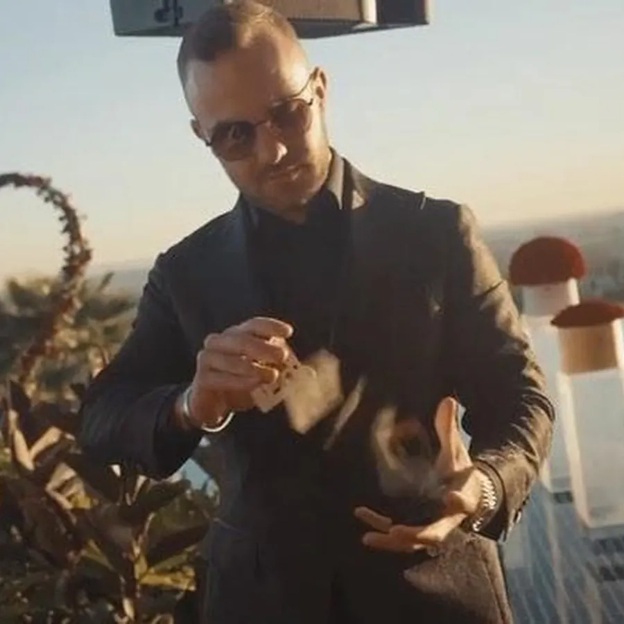 Matteo Cammisa performing his show at The Million above the Hollywood Hills
