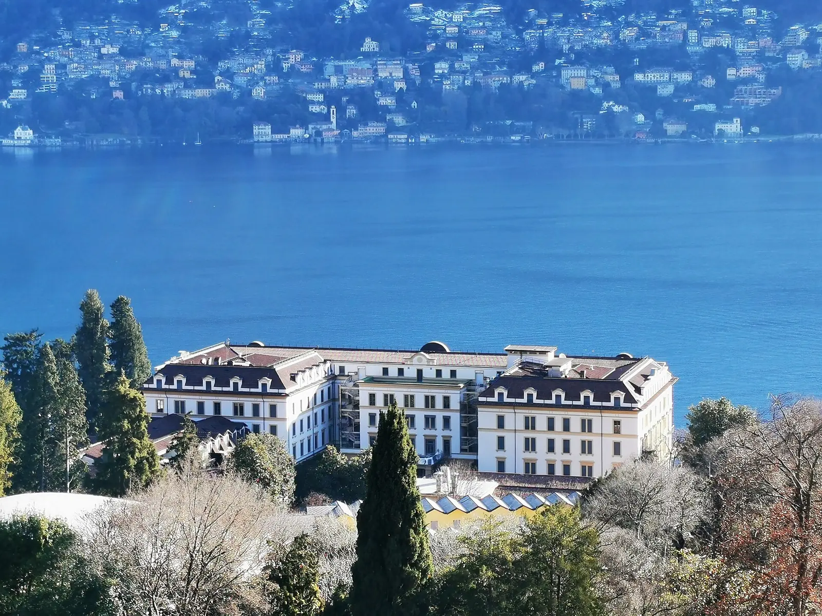 Wedding close-up magic at Villa d'Este, Lake Como